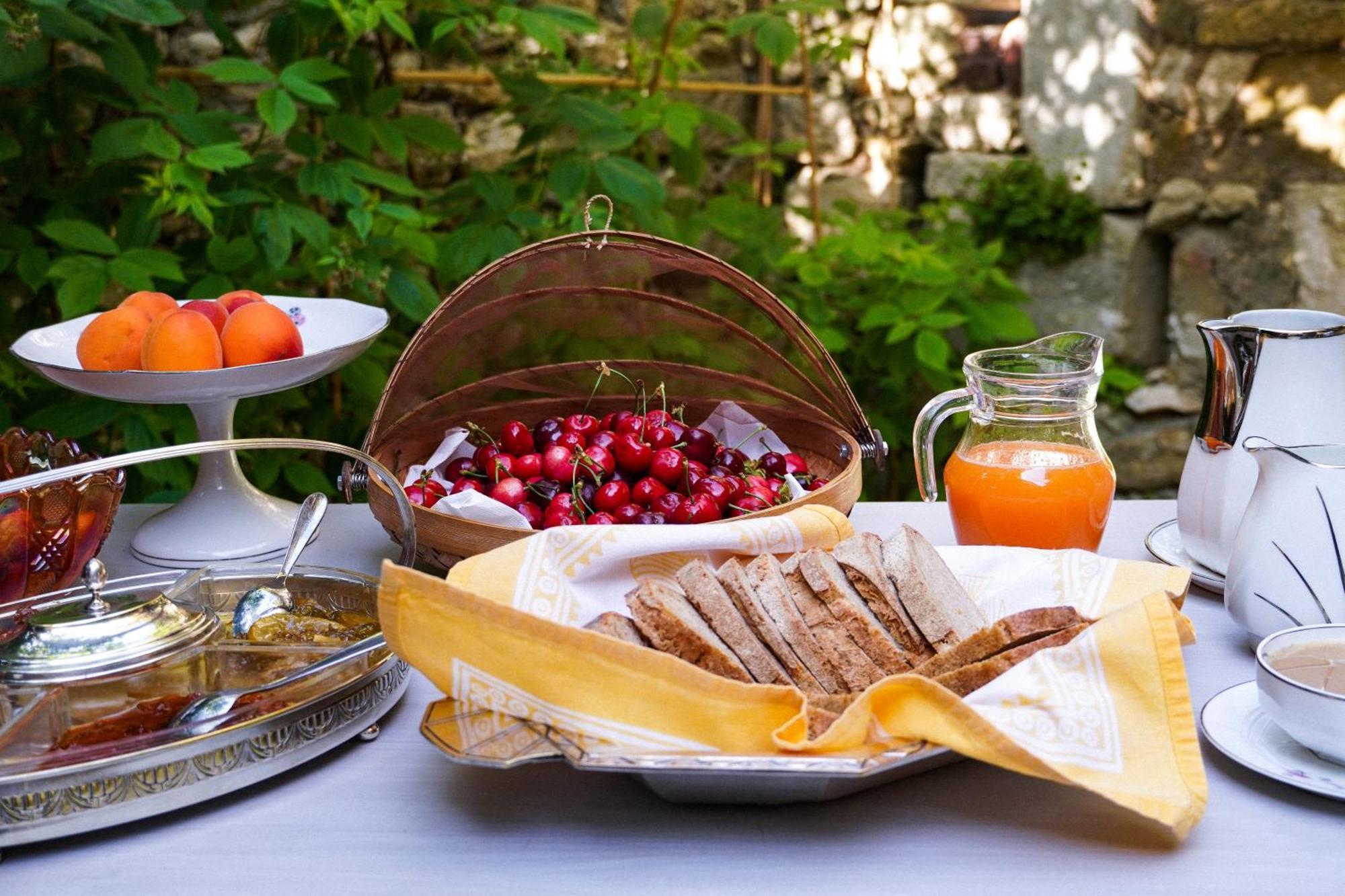 La Buissonniere Bed and Breakfast Oppède Εξωτερικό φωτογραφία